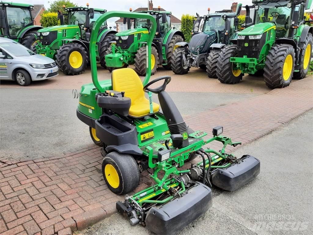 John Deere 2500EH Vedené sekačky