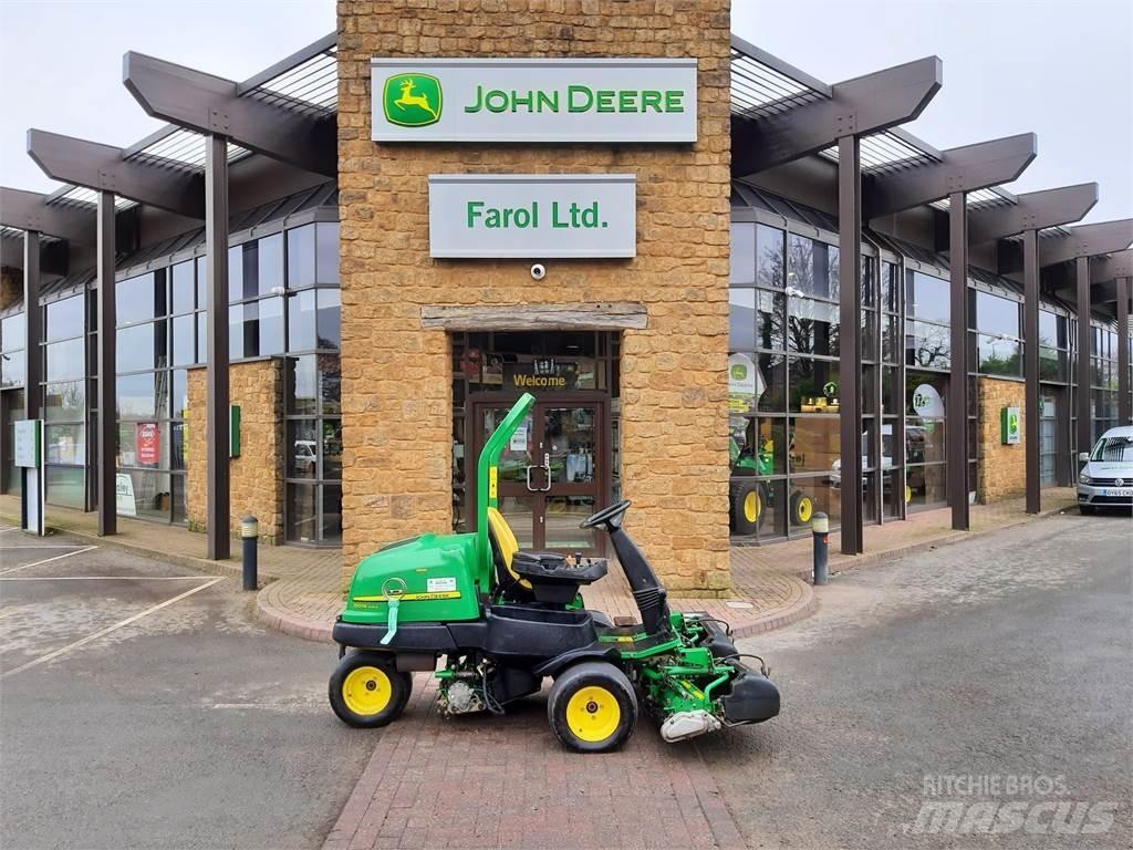 John Deere 2500EH Vedené sekačky