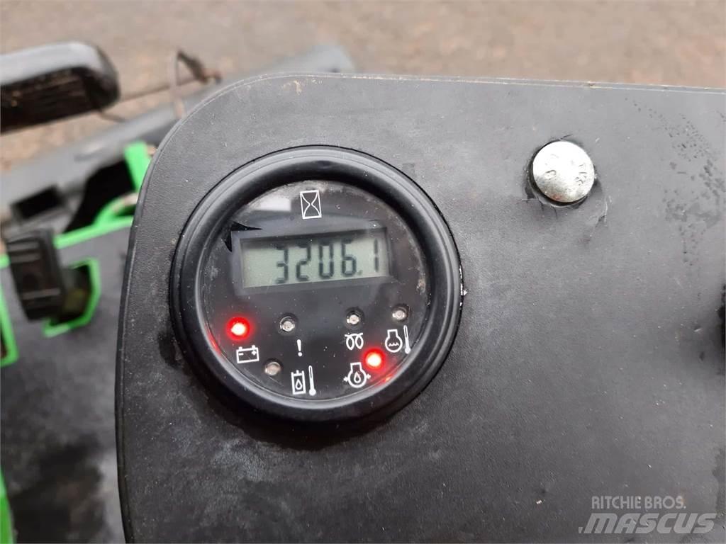 John Deere 2500EH Vedené sekačky