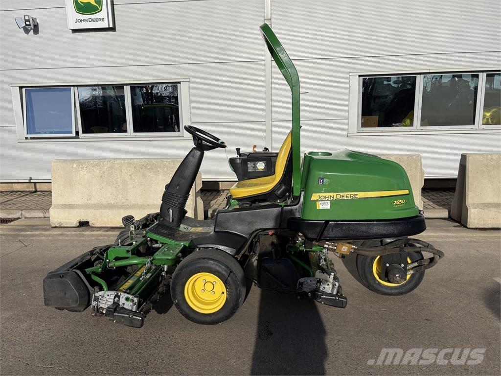 John Deere 2550 Vedené sekačky