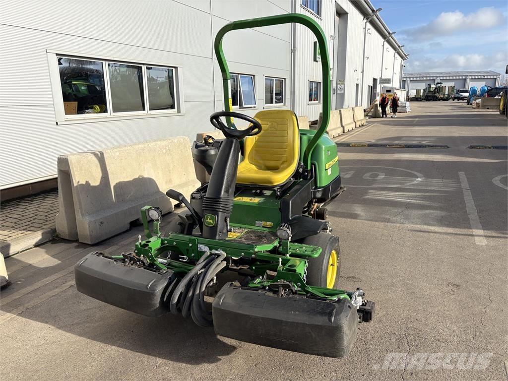 John Deere 2550 Vedené sekačky