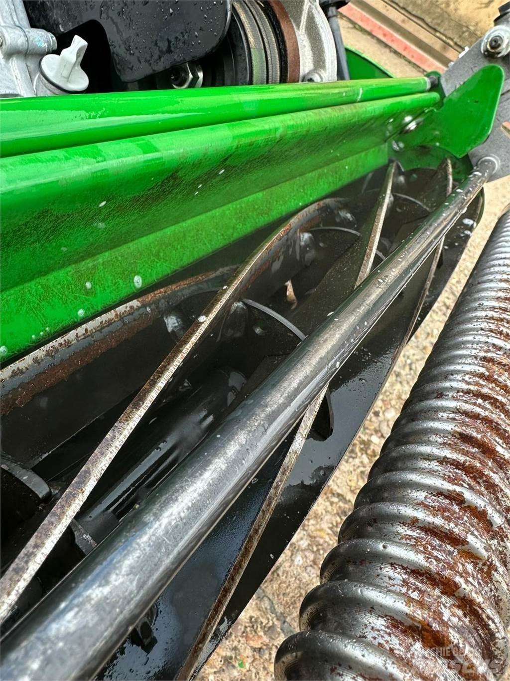 John Deere 260SL Vedené sekačky