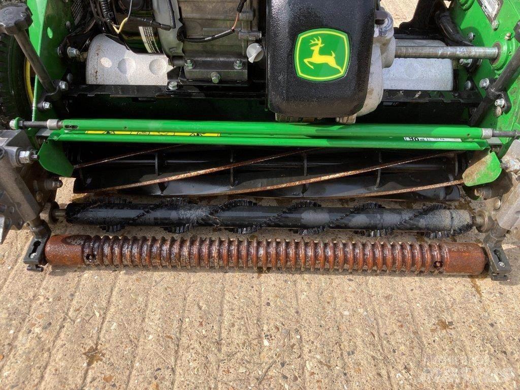John Deere 260SL Vedené sekačky
