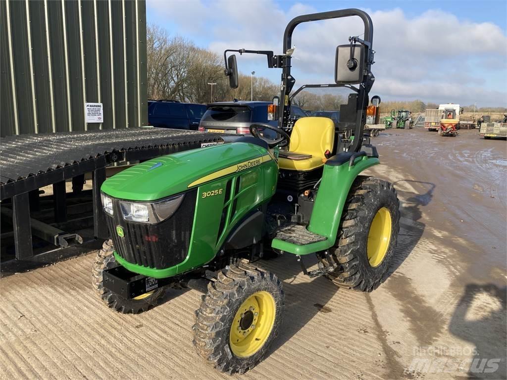 John Deere 3025E Kompaktní traktory