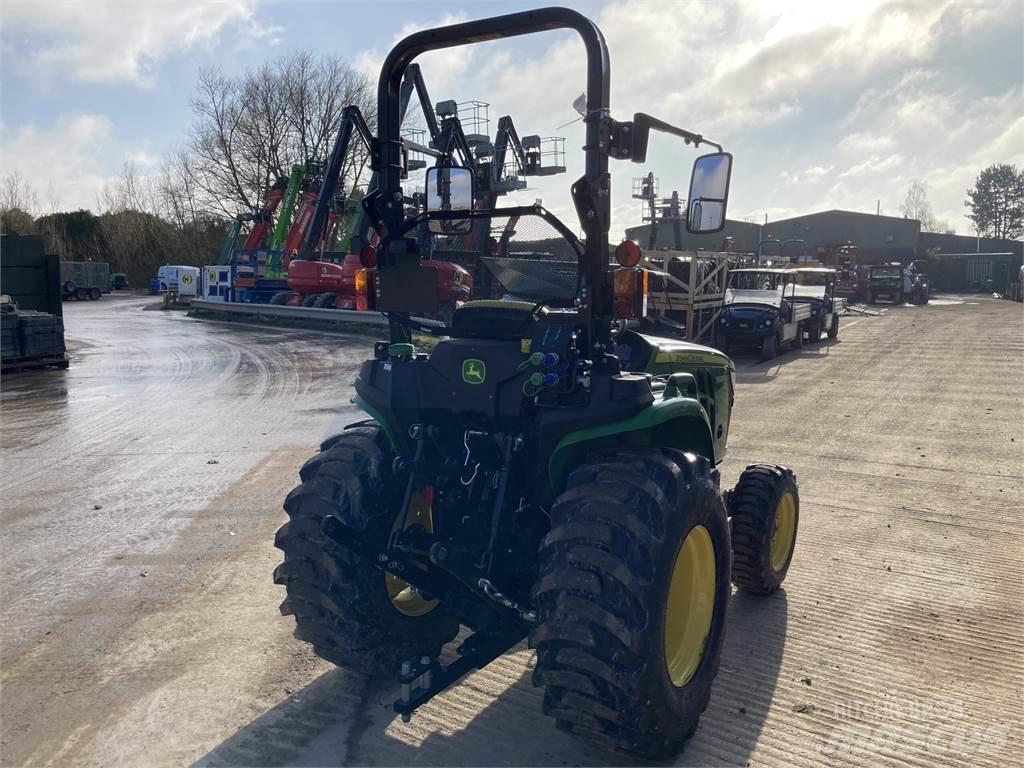 John Deere 3025E Kompaktní traktory