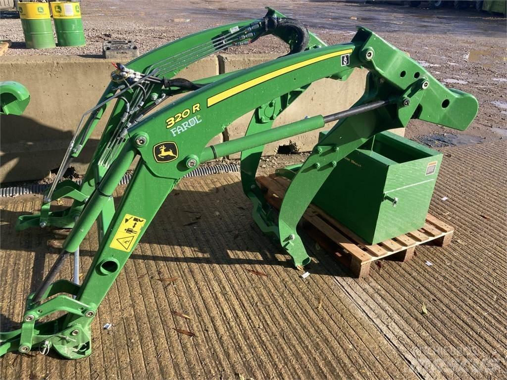 John Deere 320R Kompaktní traktory