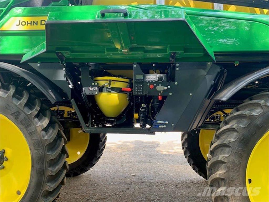 John Deere 340M Samohybné postřikovače