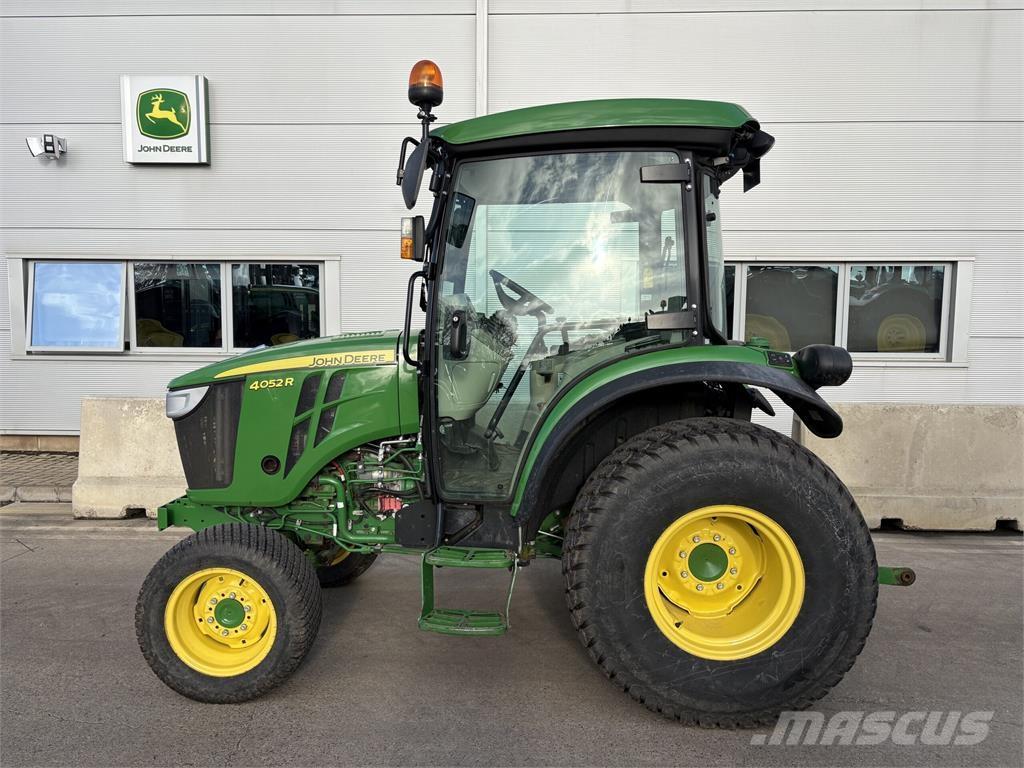 John Deere 4052R Kompaktní traktory