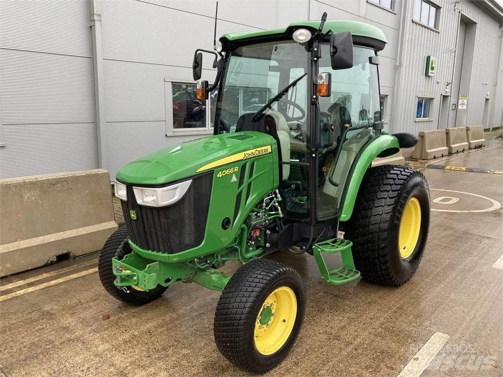 John Deere 4066R Kompaktní traktory