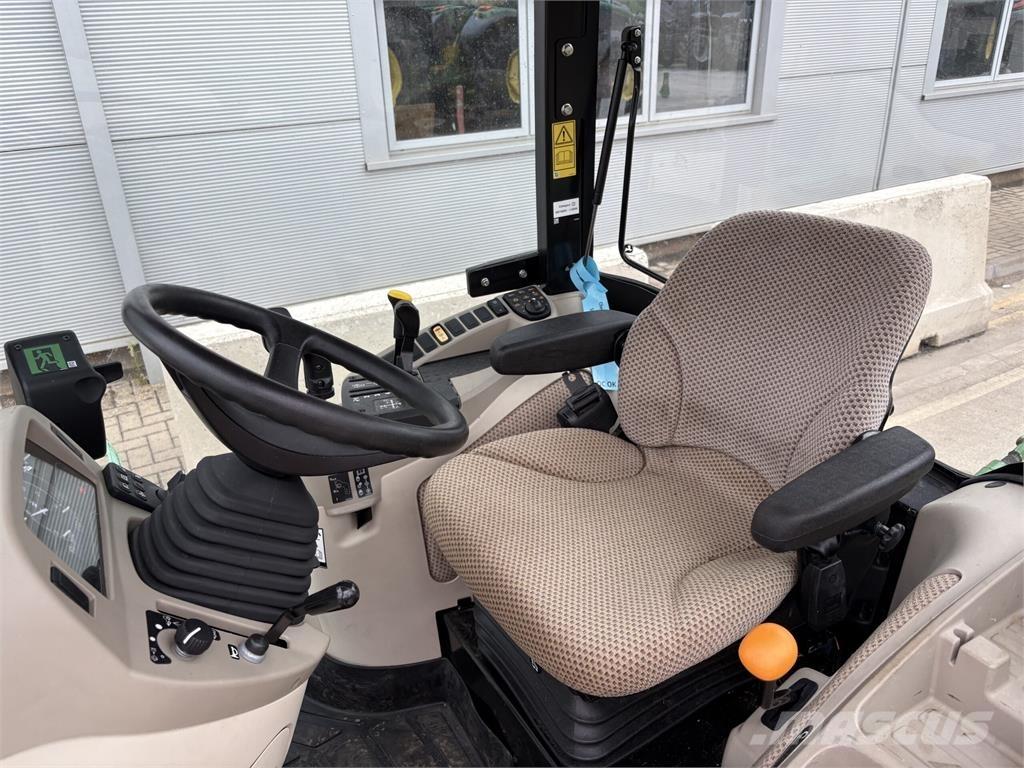 John Deere 4066R Další