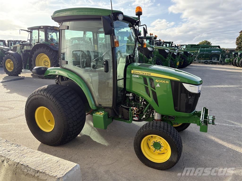 John Deere 4066R Kompaktní traktory