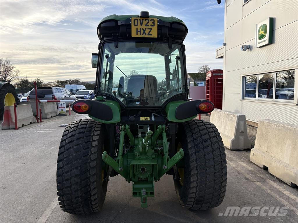 John Deere 4066R Kompaktní traktory