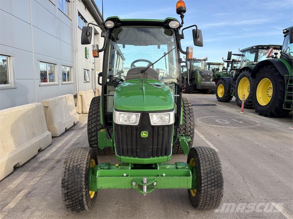John Deere 4066R Kompaktní traktory