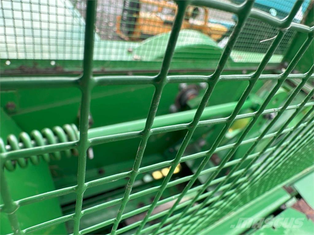 John Deere 459 Lis na hranaté balíky
