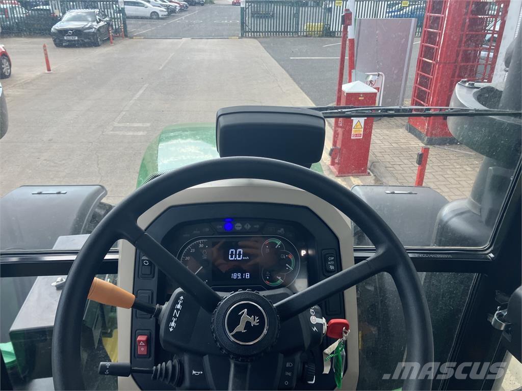 John Deere 5115M Traktory