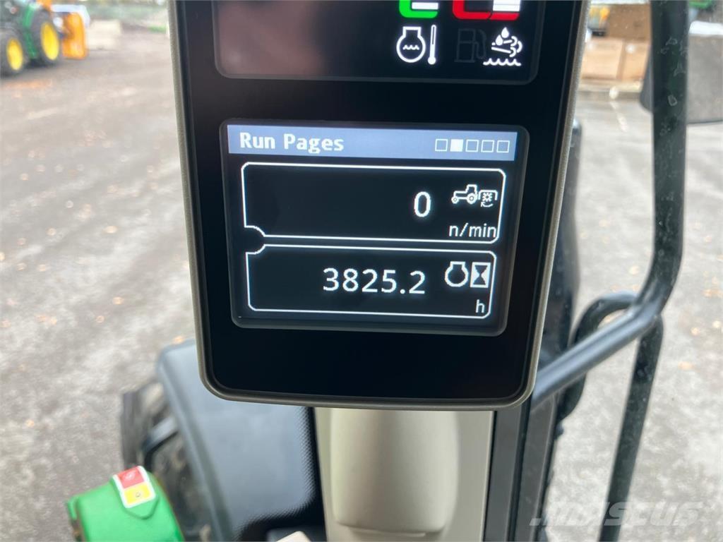 John Deere 6110M Traktory