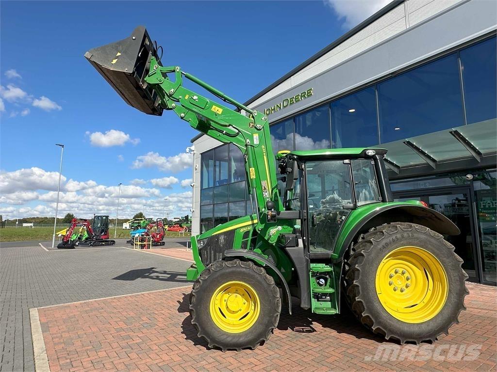 John Deere 6110M Traktory