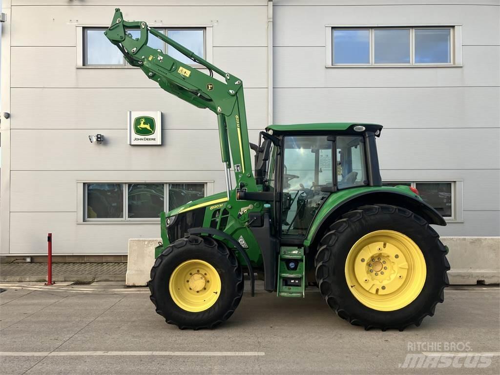 John Deere 6120M Traktory
