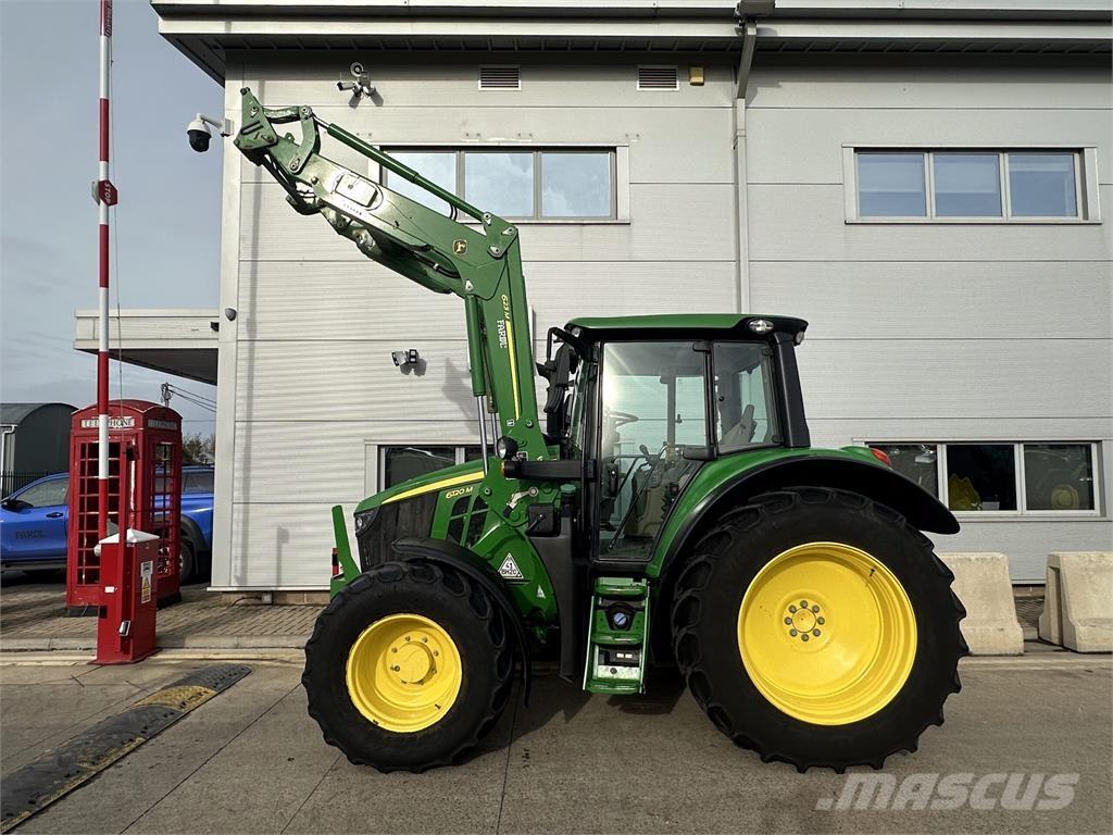 John Deere 6120M Traktory