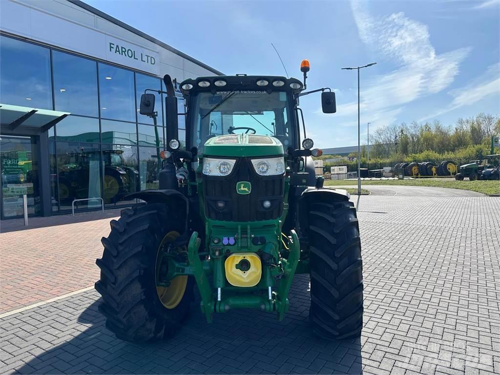 John Deere 6135R Traktory