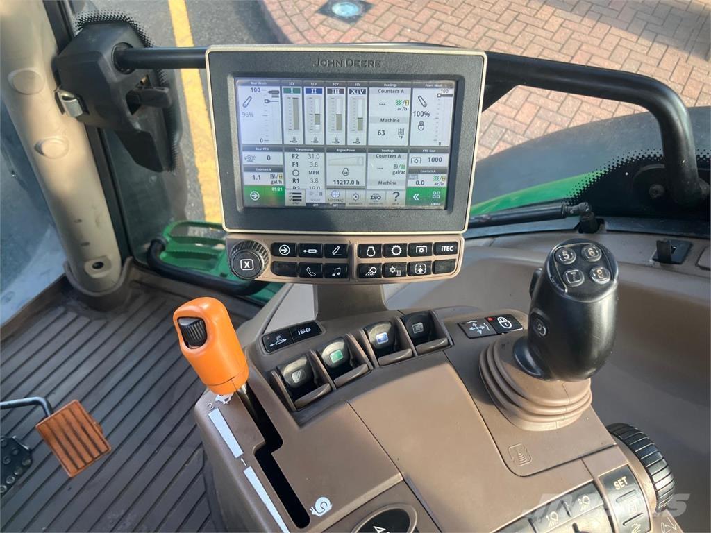 John Deere 6145R Traktory