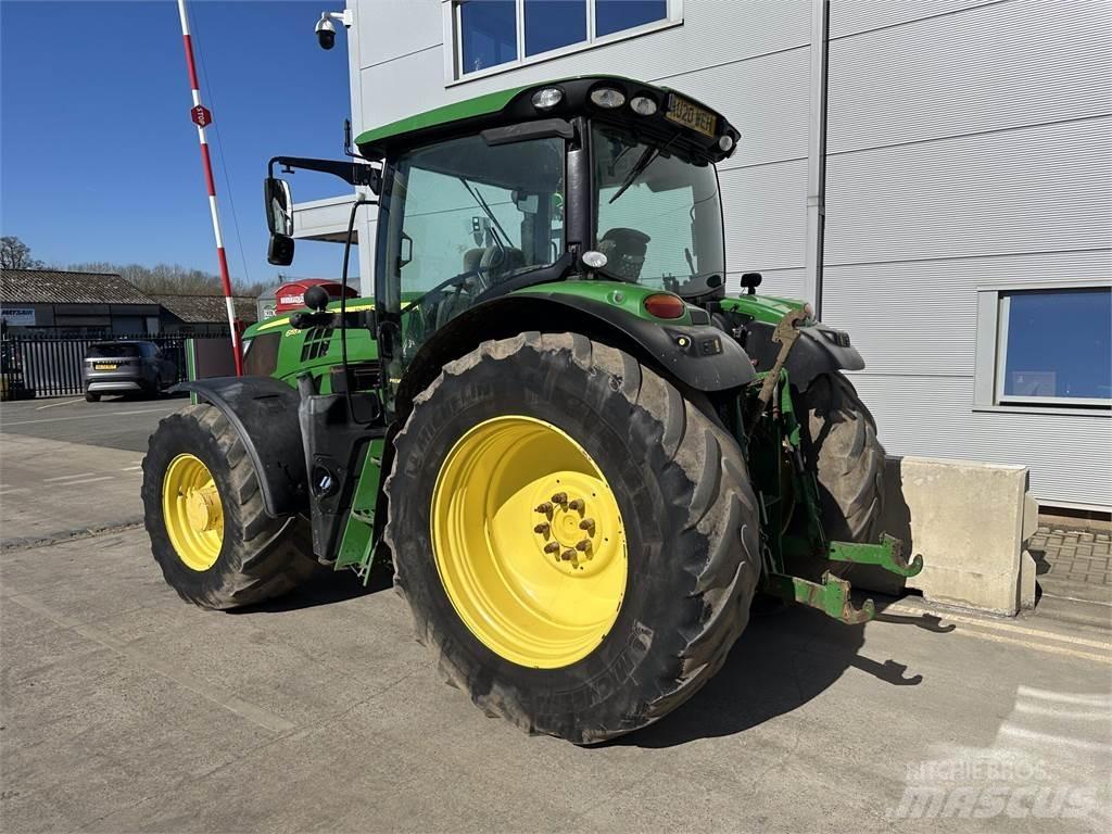 John Deere 6155R Traktory
