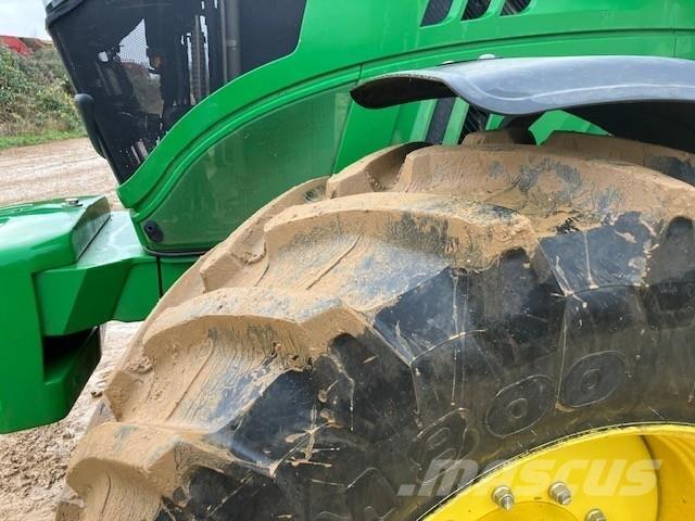 John Deere 6155R Traktory