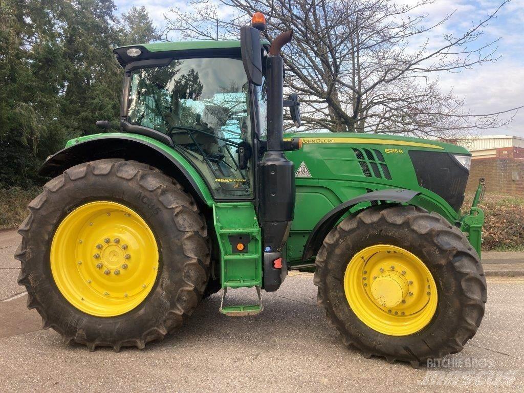 John Deere 6215R Traktory
