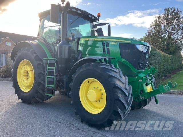 John Deere 6250R Traktory