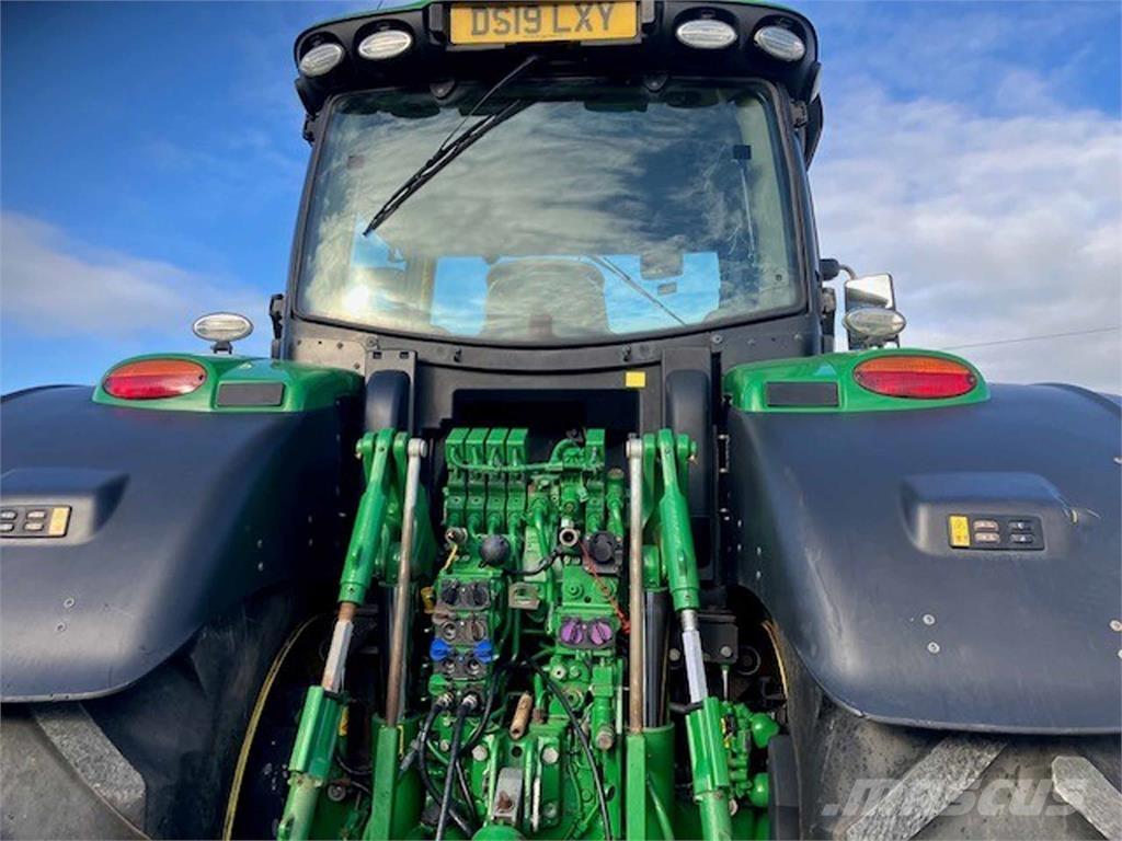 John Deere 6250R Traktory