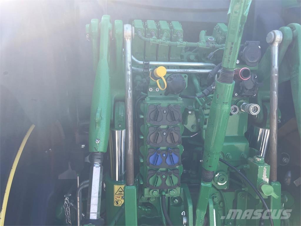 John Deere 6R 155 Traktory