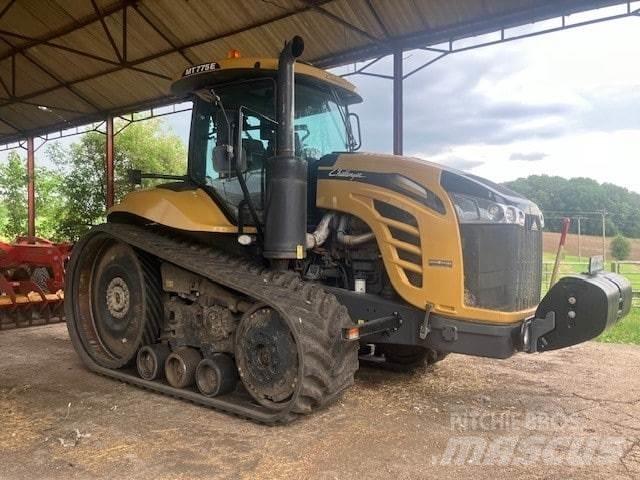 John Deere 6R 215 Traktory