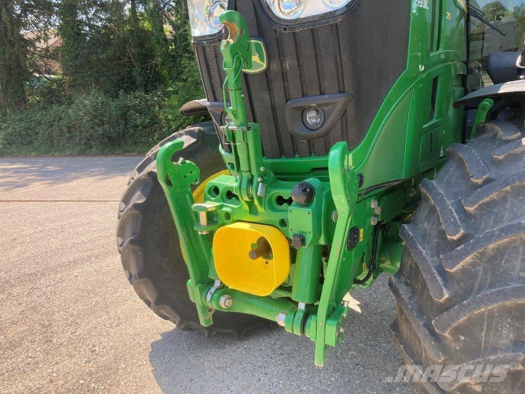 John Deere 6R 215 Traktory