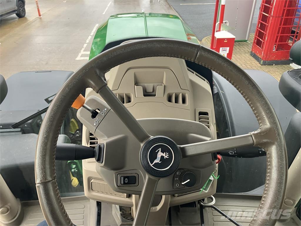 John Deere 6R 215 Traktory