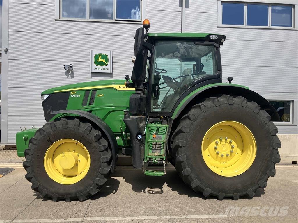 John Deere 6R 250 Traktory