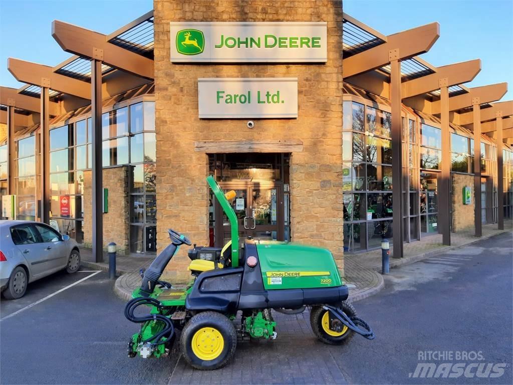 John Deere 7200 Vedené sekačky