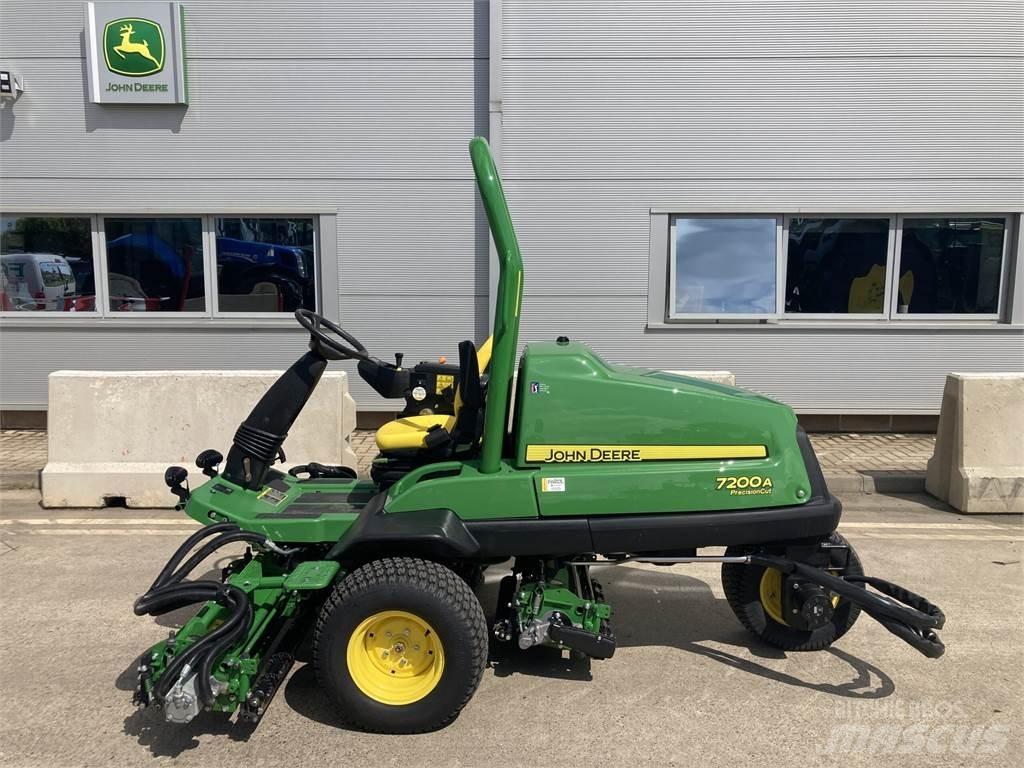 John Deere 7200A Vedené sekačky
