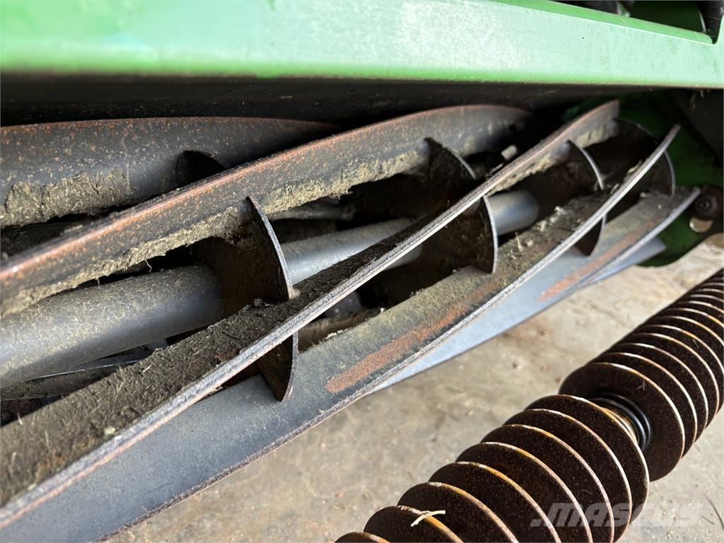 John Deere 7200A Vedené sekačky