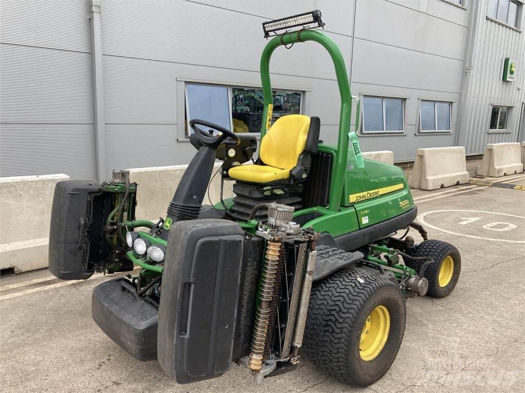 John Deere 7500AE Vedené sekačky