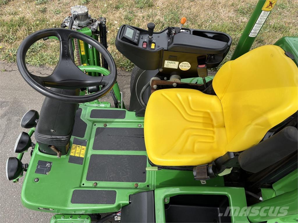 John Deere 7500AE Vedené sekačky