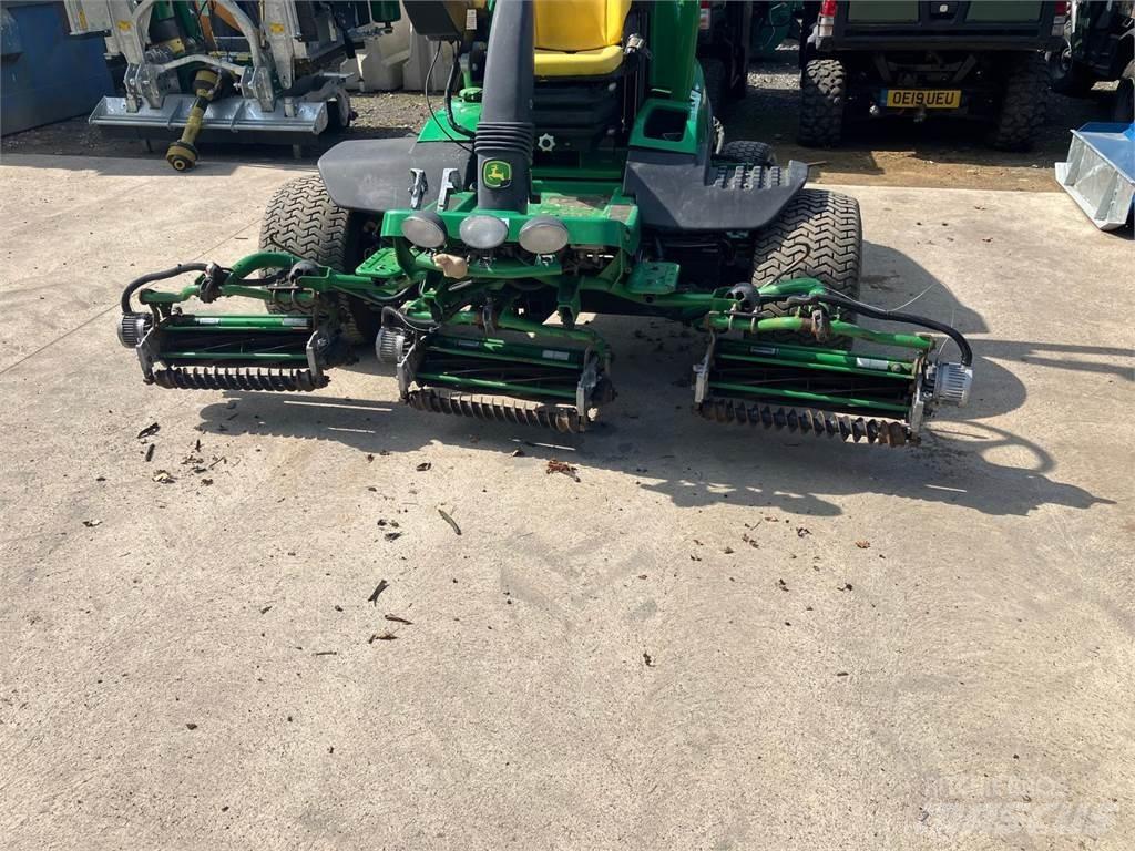 John Deere 7500AE Vedené sekačky