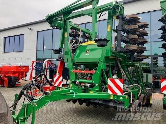 John Deere 750A Mechanické secí stroje