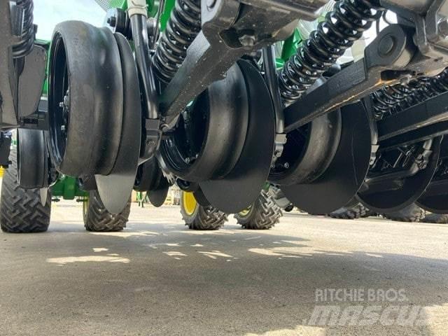 John Deere 750A Mechanické secí stroje