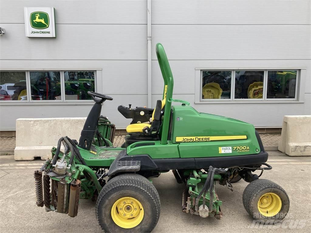 John Deere 7700A Vedené sekačky