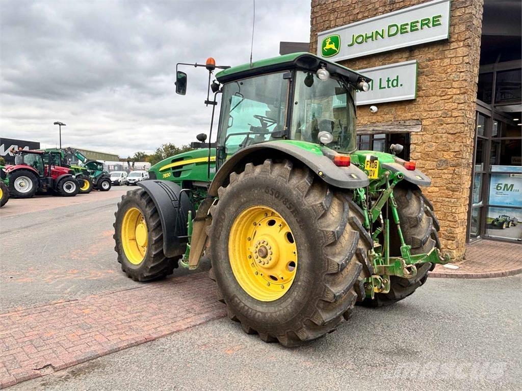 John Deere 7830 Traktory