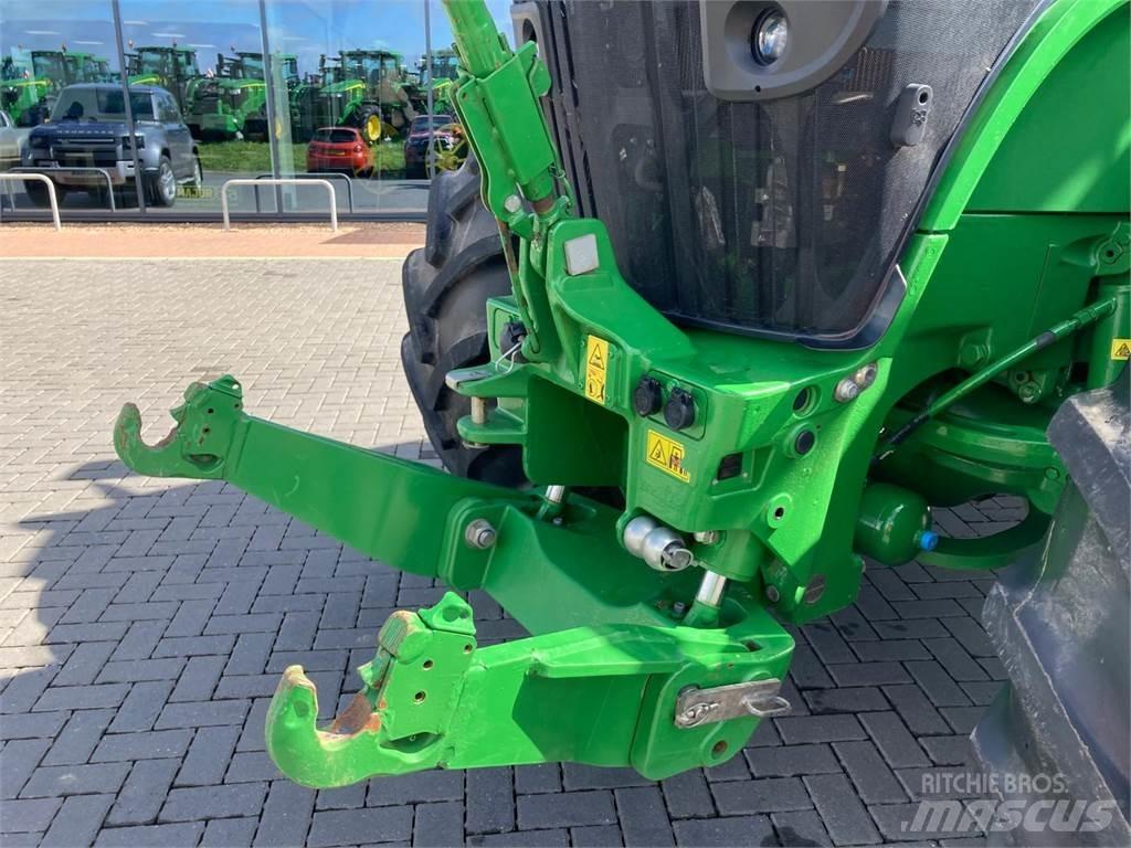 John Deere 7R 310 Traktory