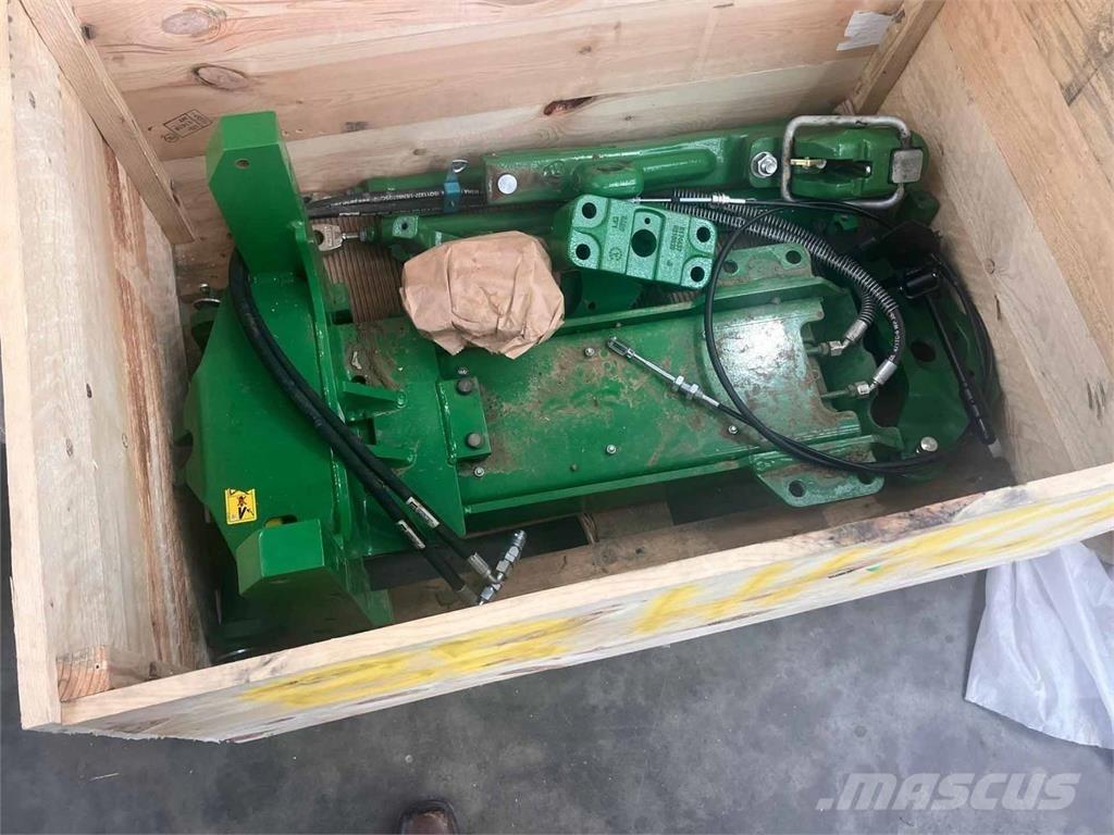 John Deere 8R Další