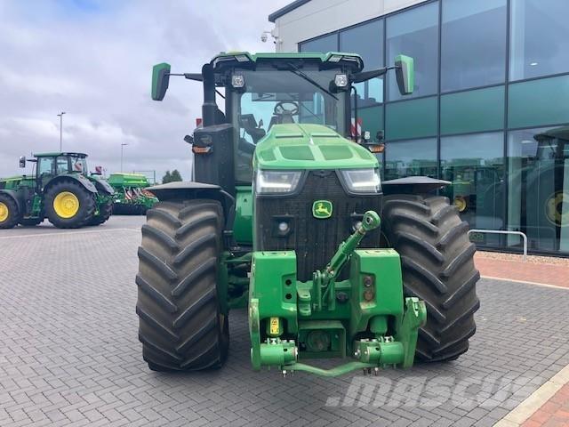 John Deere 8R 370 Traktory