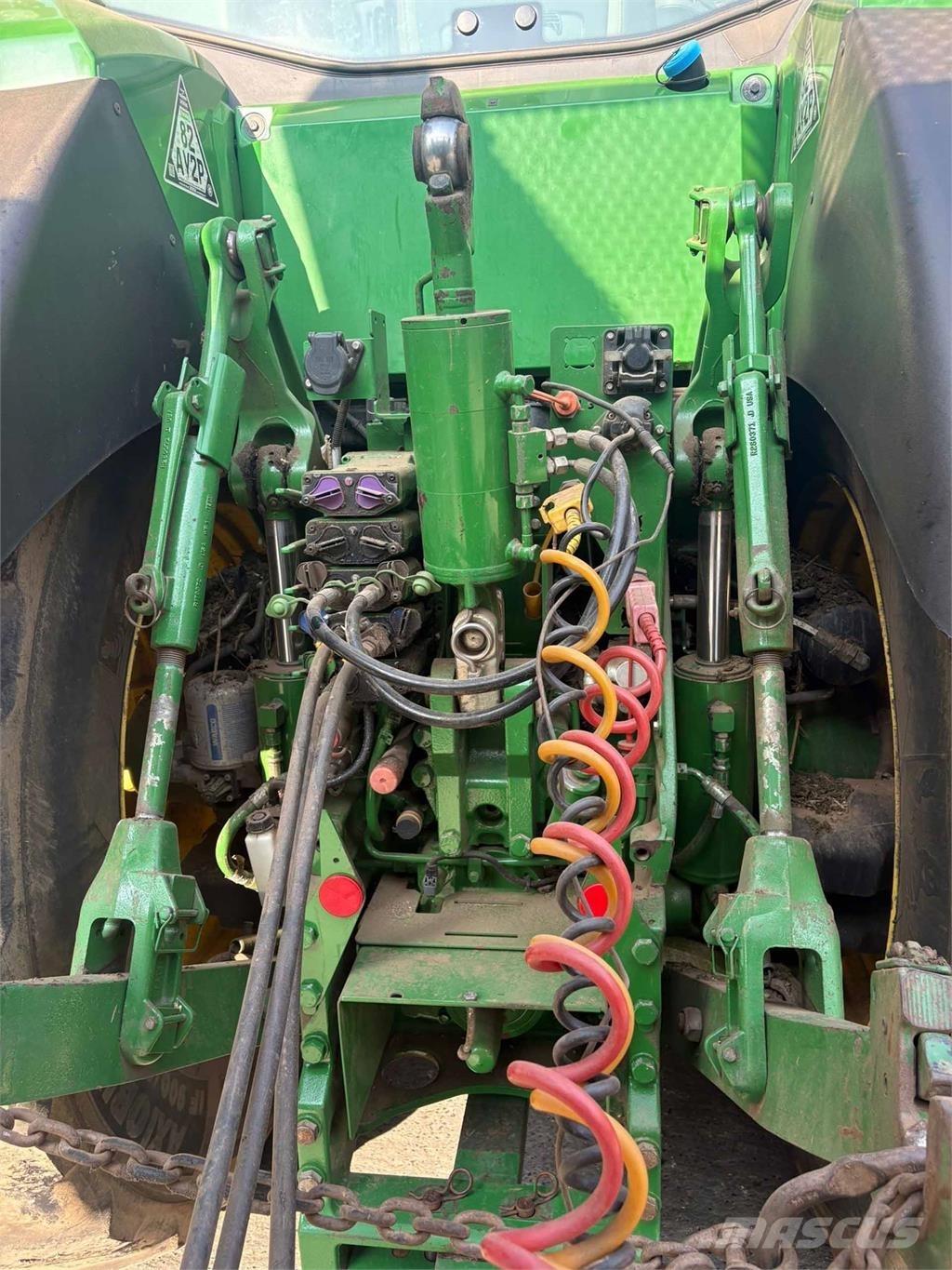 John Deere 8R 370 Traktory