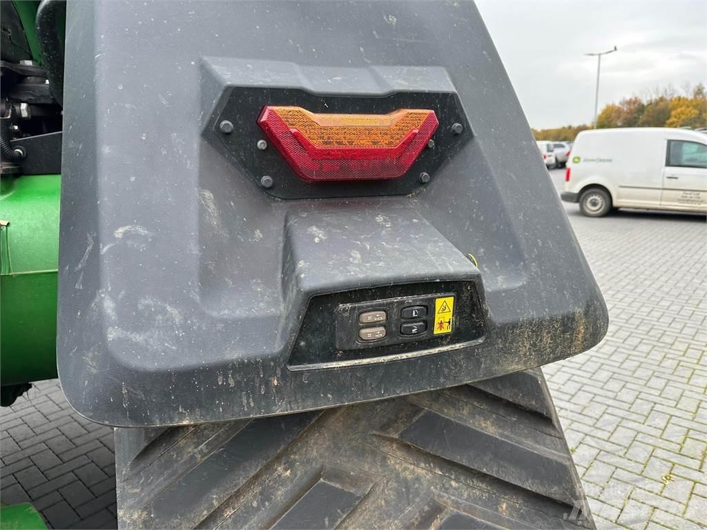 John Deere 8RX 410 Traktory